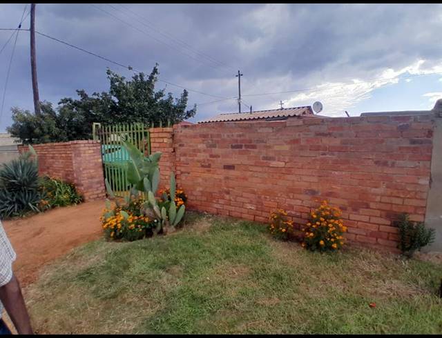 2 BEDROOM HOUSE FOR SALE IN BRAM FISCHERVILLE